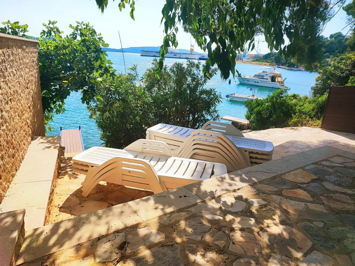 Villa Penava, Private Beach, Pool And 7Min To Trogir Extérieur photo