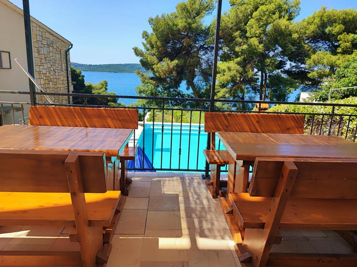 Villa Penava, Private Beach, Pool And 7Min To Trogir Extérieur photo