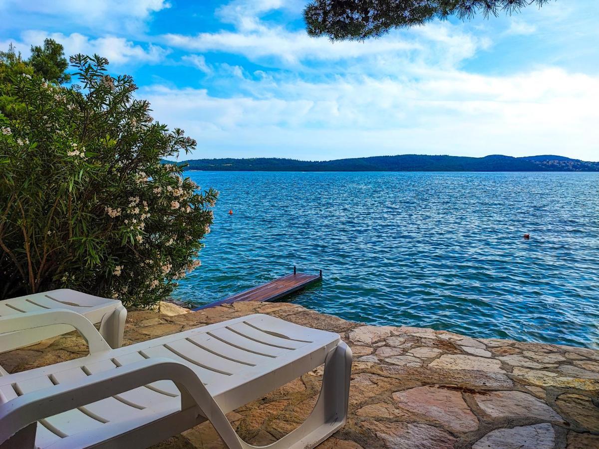 Villa Penava, Private Beach, Pool And 7Min To Trogir Extérieur photo