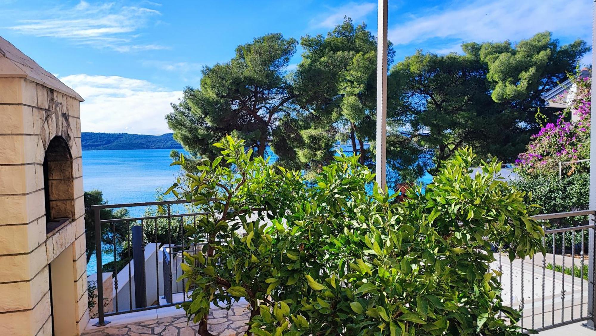 Villa Penava, Private Beach, Pool And 7Min To Trogir Extérieur photo