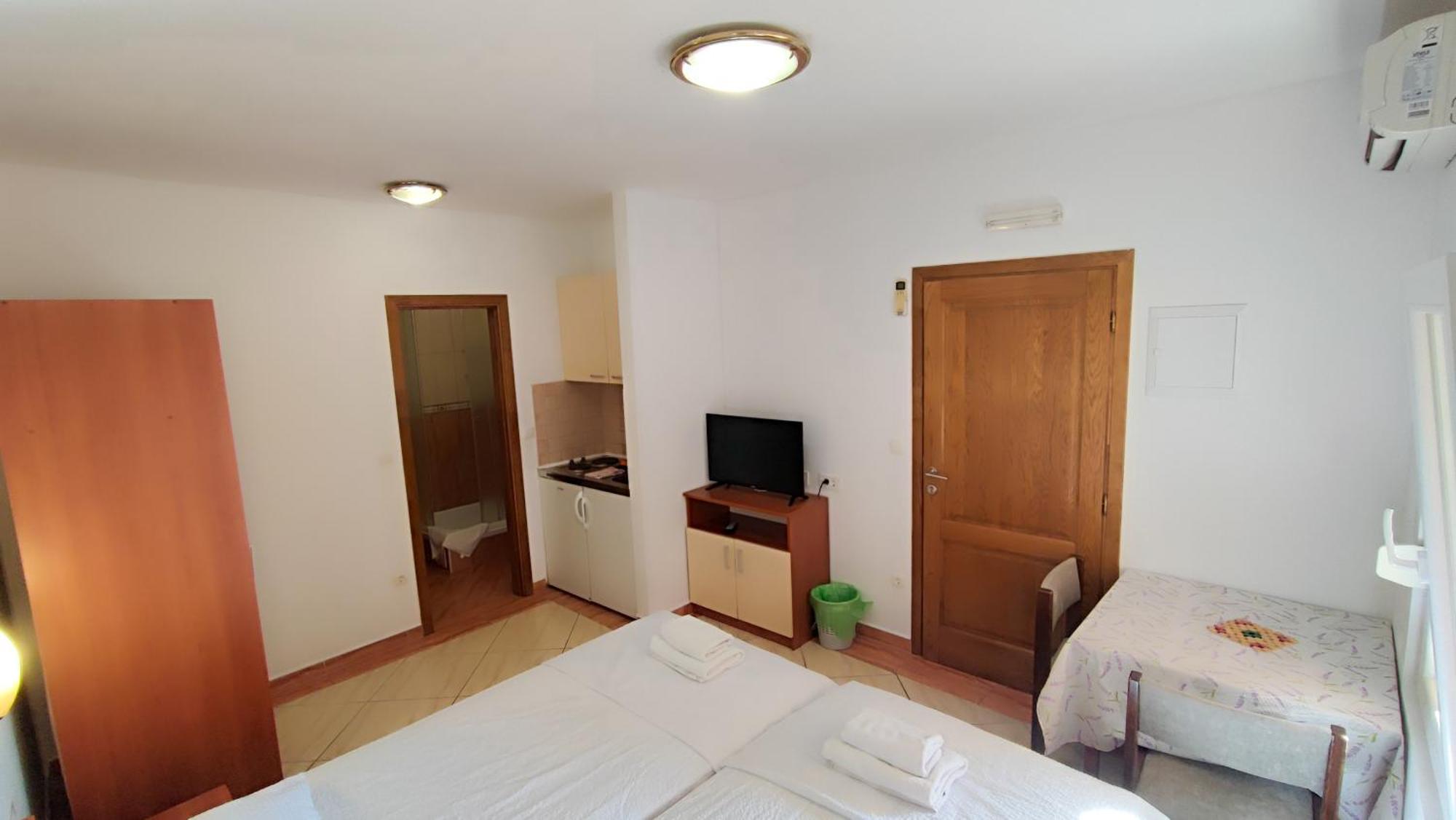 Villa Penava, Private Beach, Pool And 7Min To Trogir Chambre photo