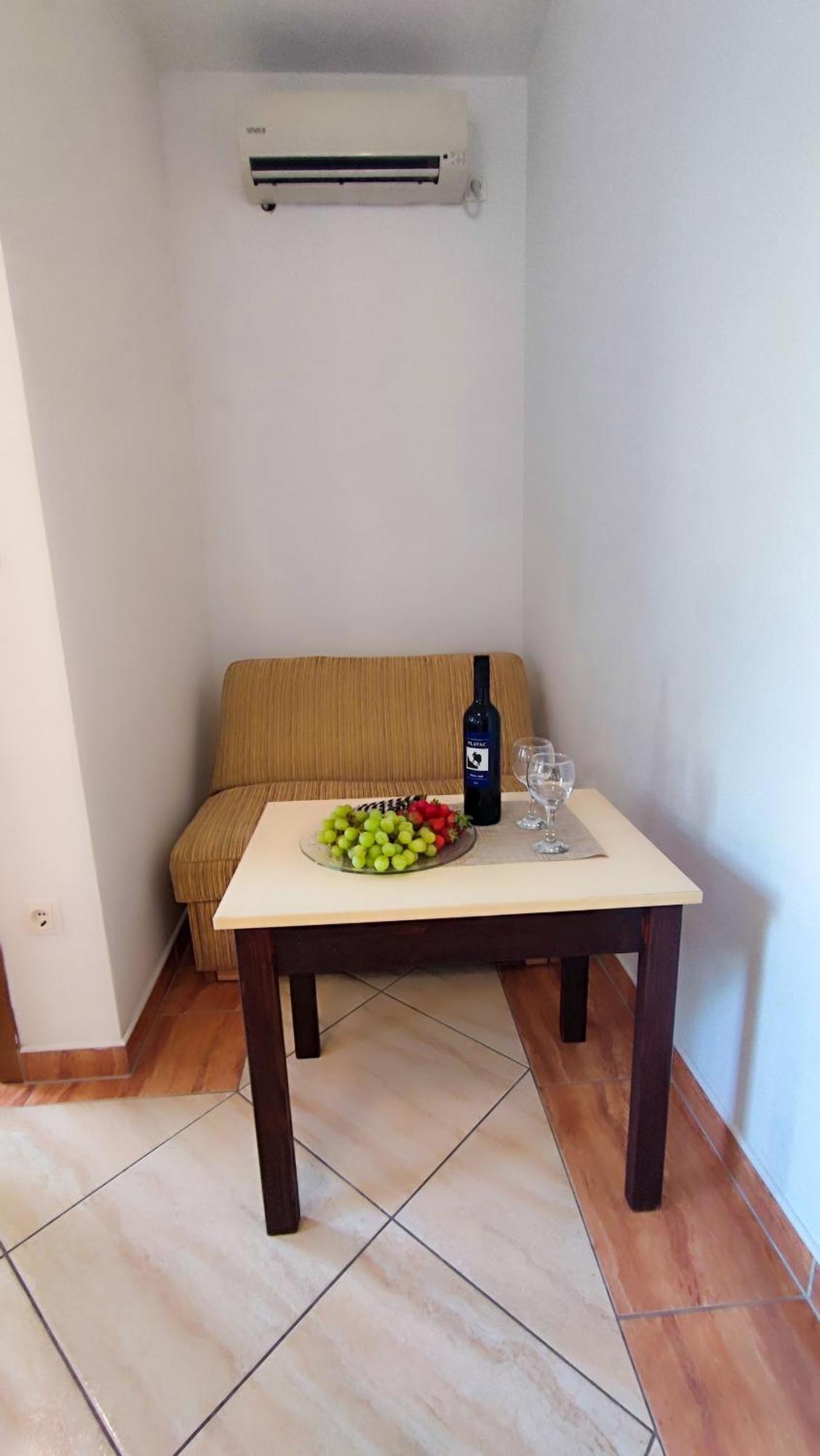 Villa Penava, Private Beach, Pool And 7Min To Trogir Chambre photo