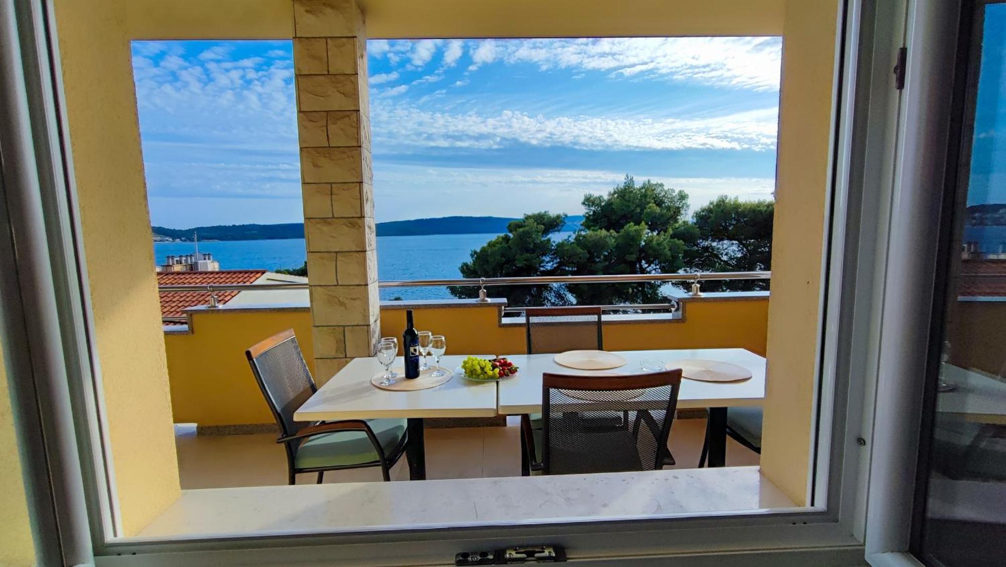 Villa Penava, Private Beach, Pool And 7Min To Trogir Chambre photo