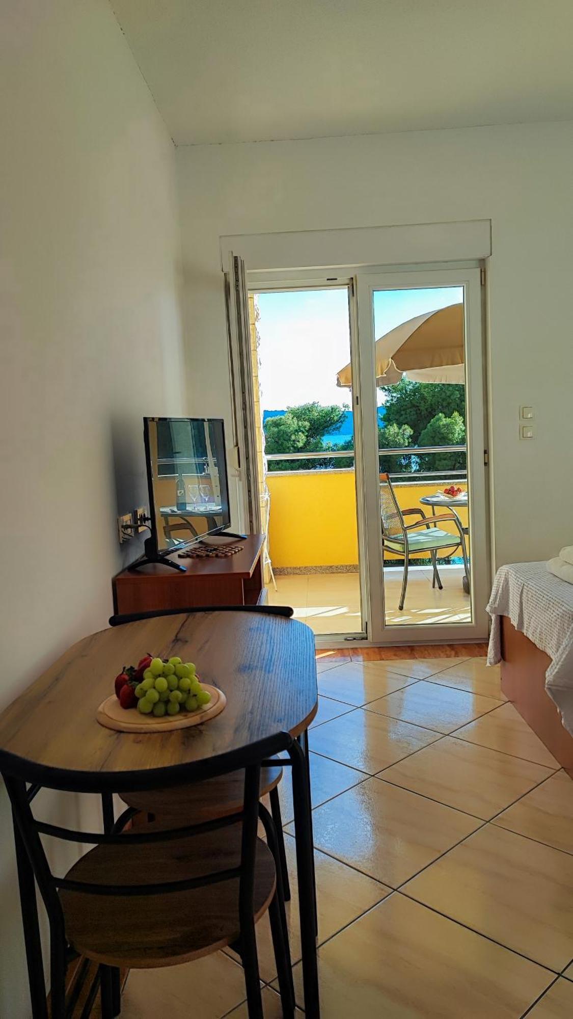 Villa Penava, Private Beach, Pool And 7Min To Trogir Chambre photo