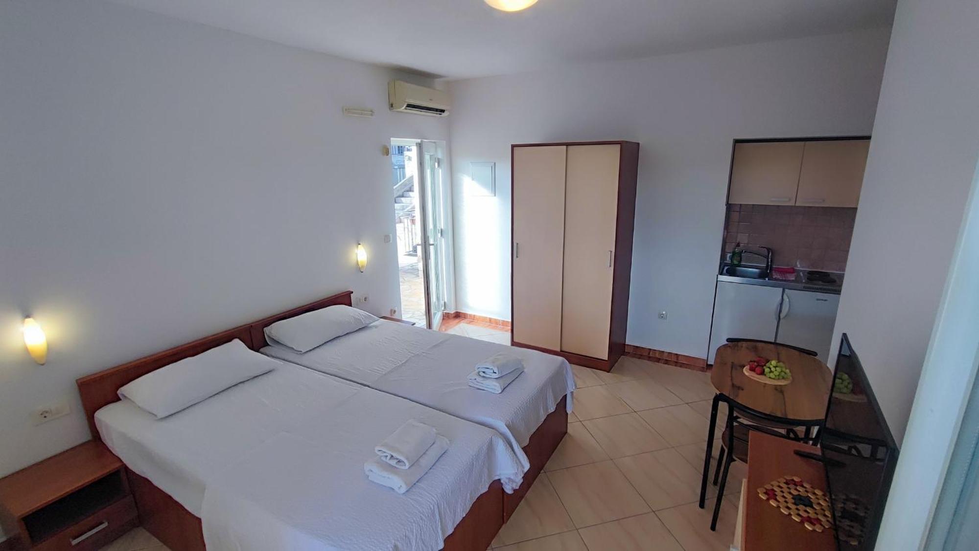 Villa Penava, Private Beach, Pool And 7Min To Trogir Chambre photo