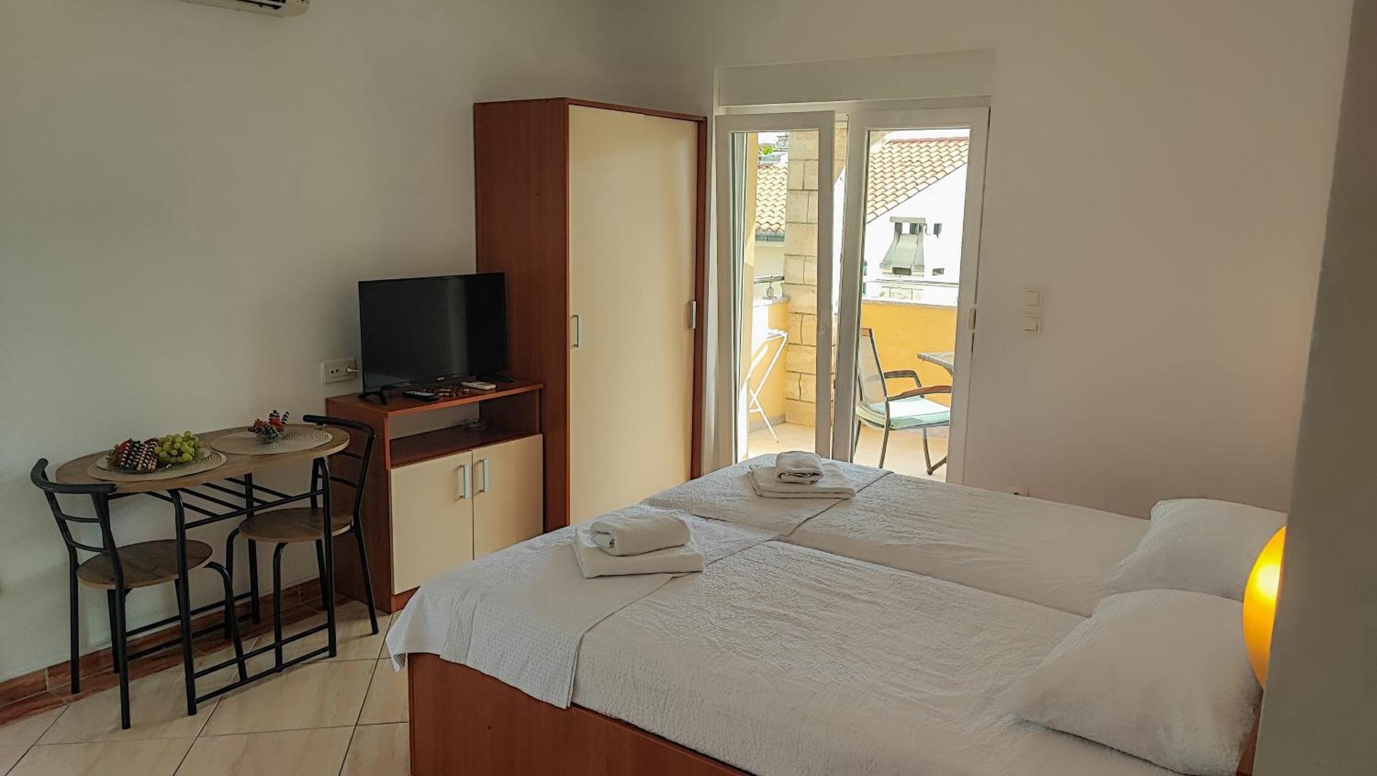 Villa Penava, Private Beach, Pool And 7Min To Trogir Chambre photo