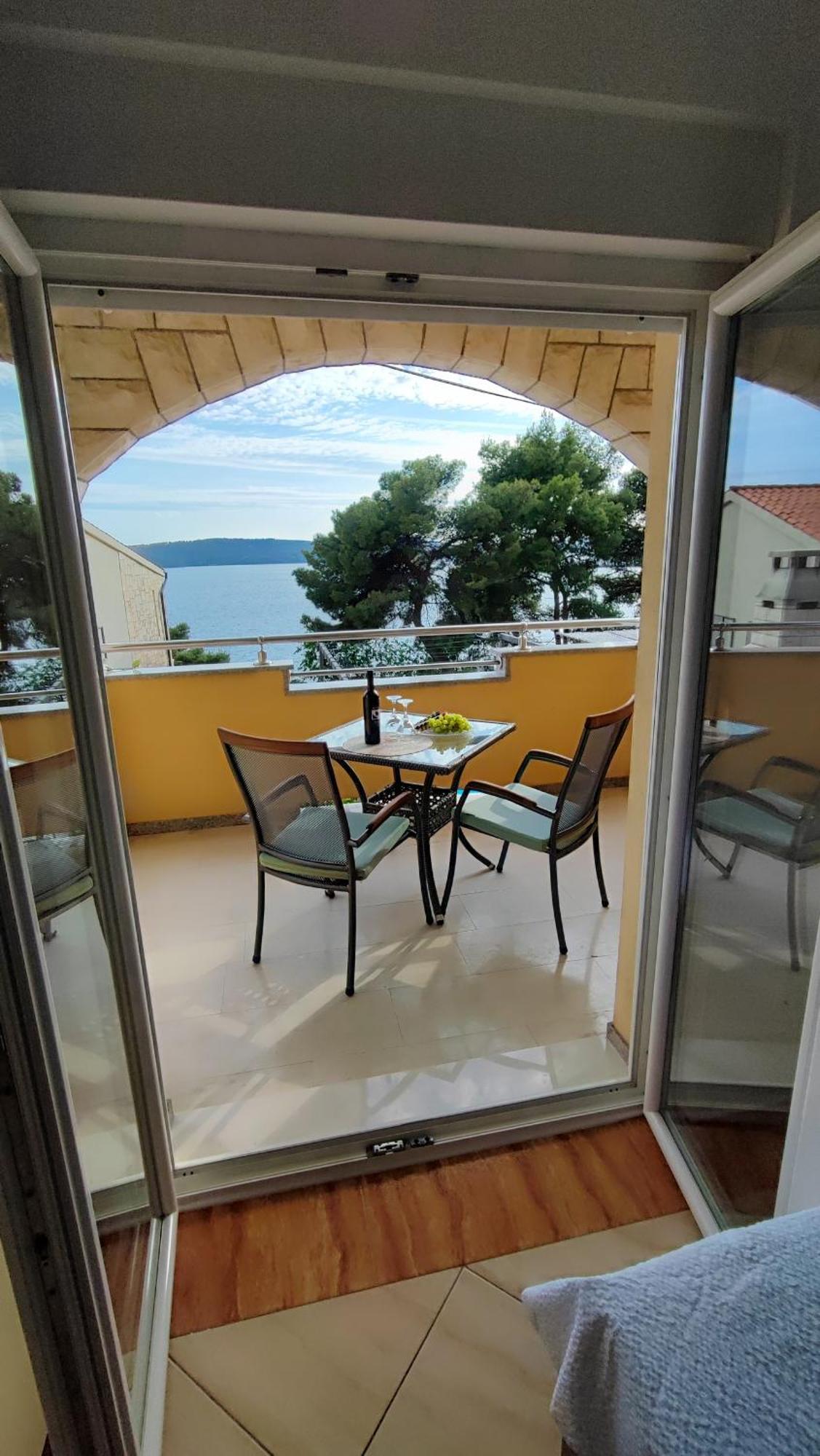 Villa Penava, Private Beach, Pool And 7Min To Trogir Chambre photo