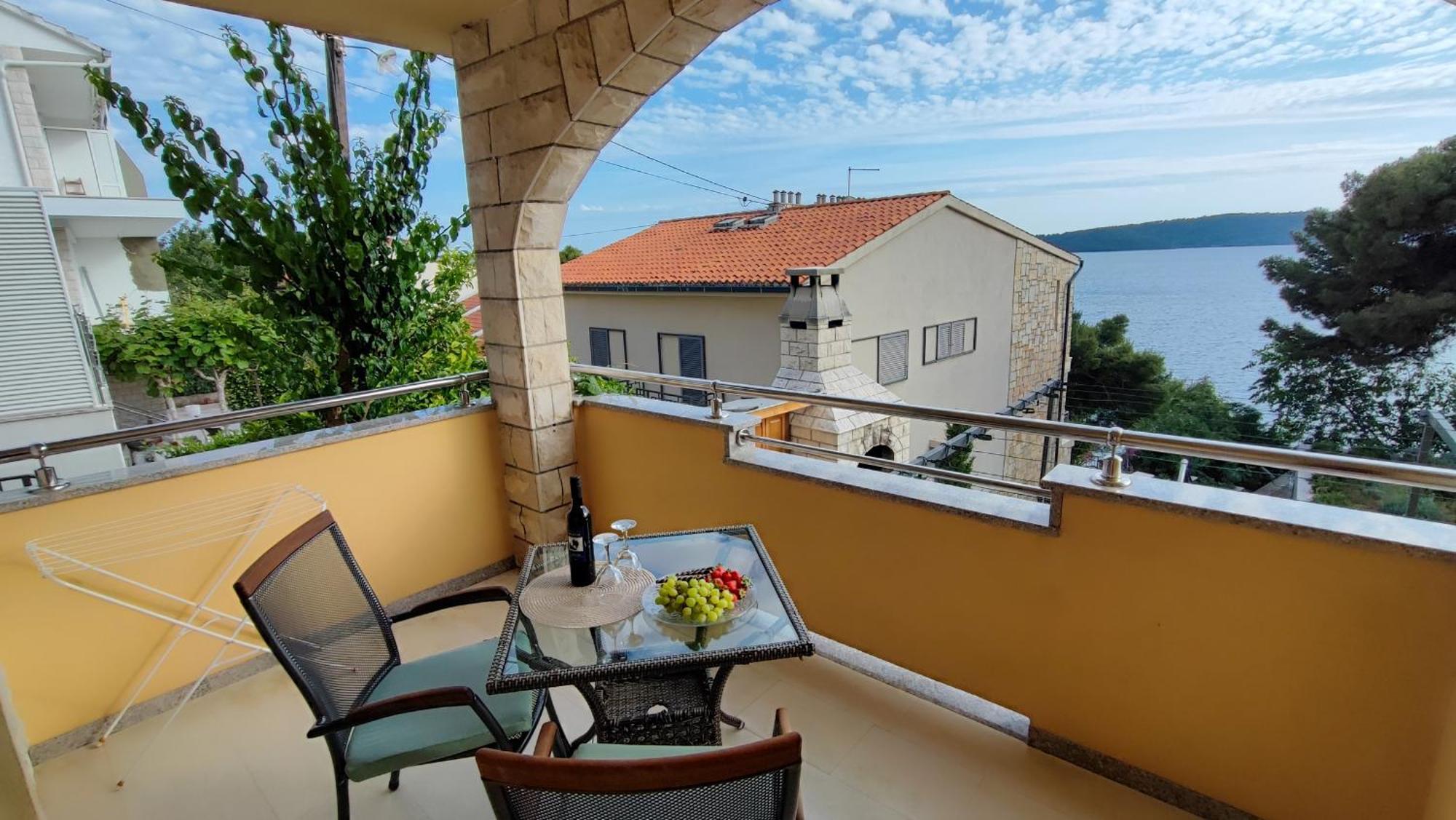 Villa Penava, Private Beach, Pool And 7Min To Trogir Chambre photo