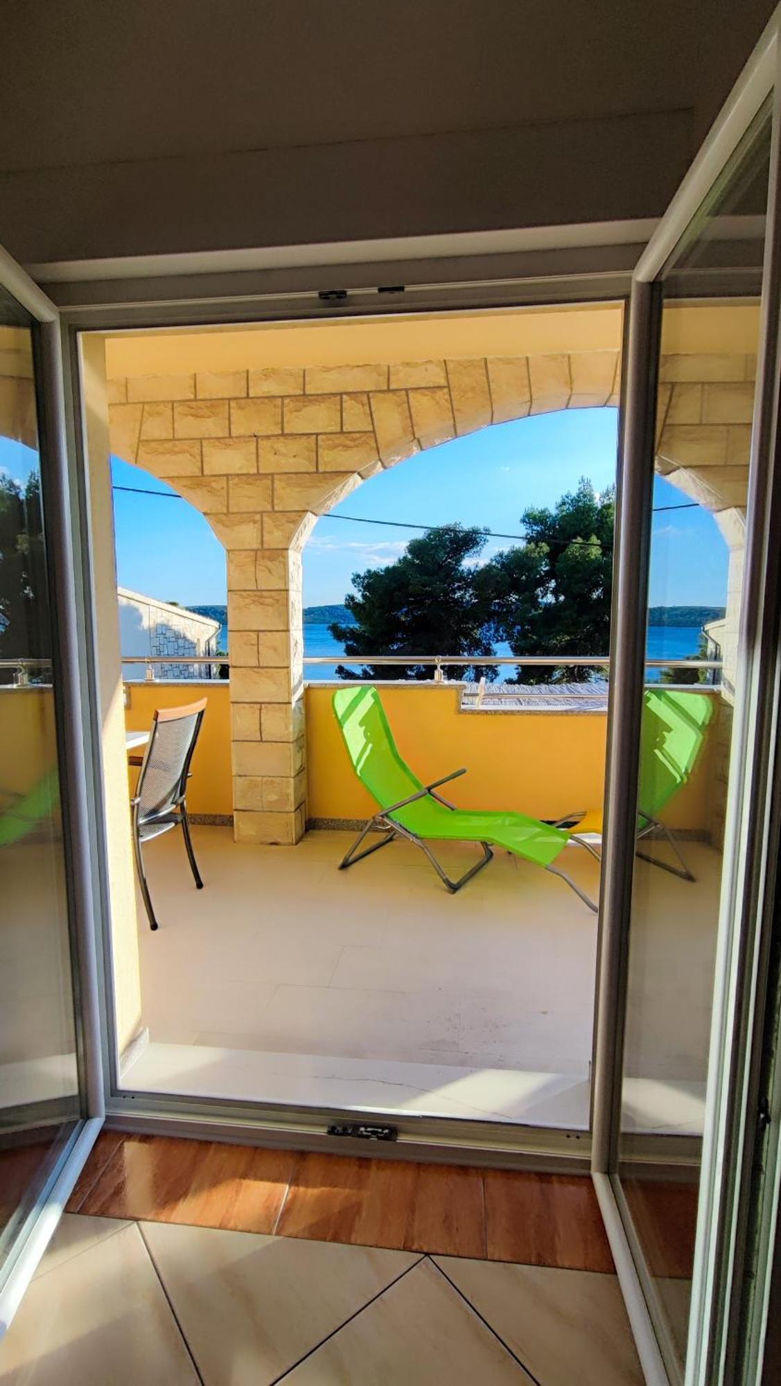 Villa Penava, Private Beach, Pool And 7Min To Trogir Chambre photo