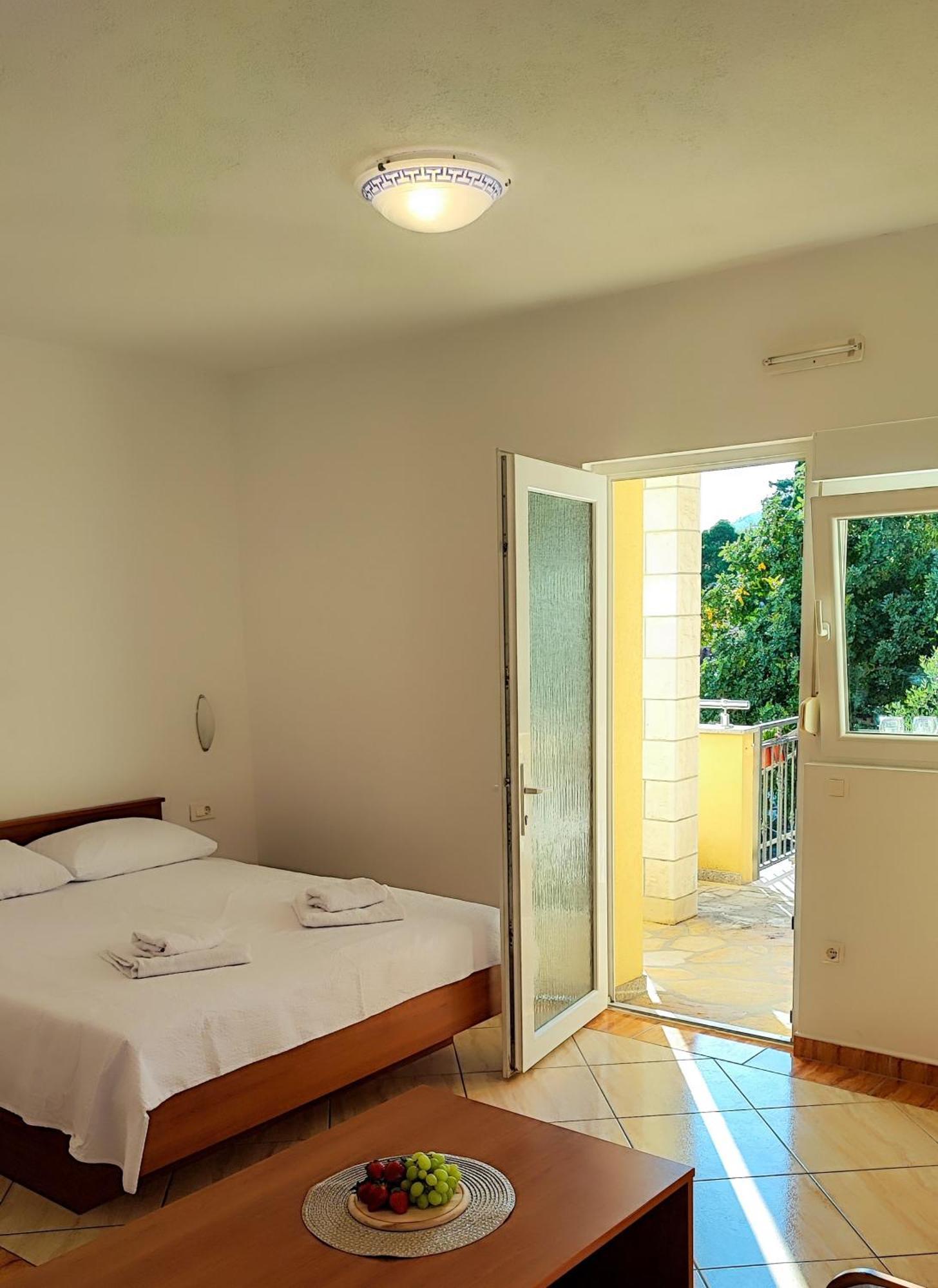 Villa Penava, Private Beach, Pool And 7Min To Trogir Chambre photo