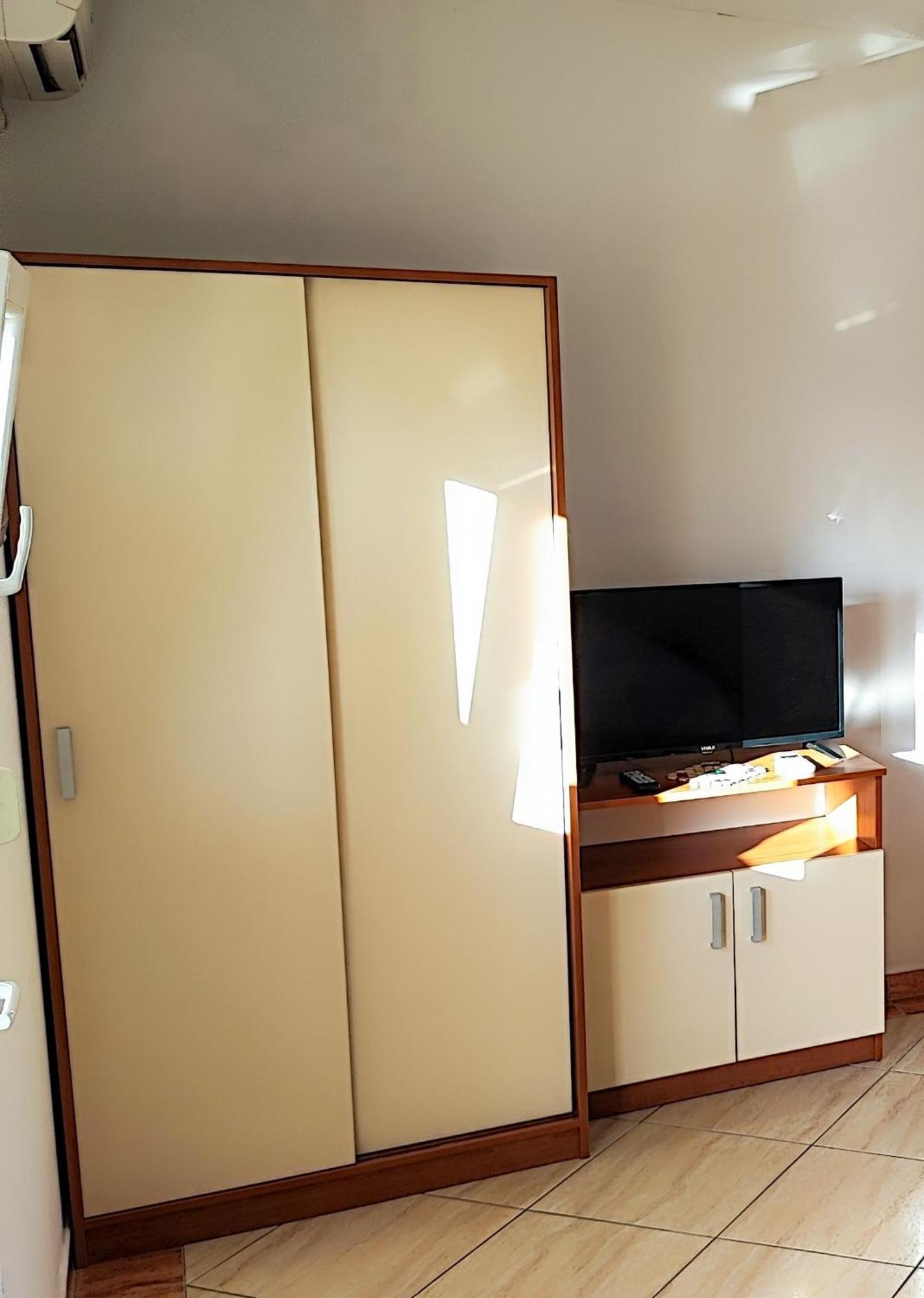 Villa Penava, Private Beach, Pool And 7Min To Trogir Chambre photo